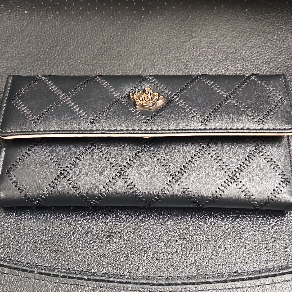 Elegant Black Quilted Women's Clutch